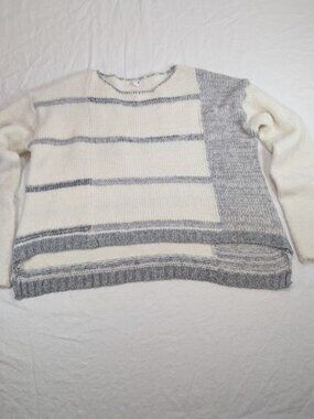 Aemi + Co women's size small white and gray striped cozy sweater long sleeve S9